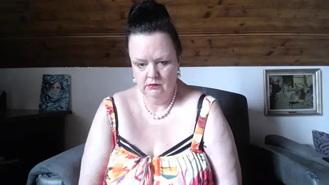 TiffanyMature online show from May 8, 2026, 7:12 am