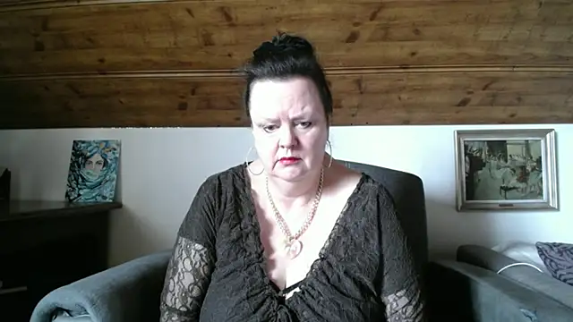 TiffanyMature online show from May 5, 2026, 8:06 am