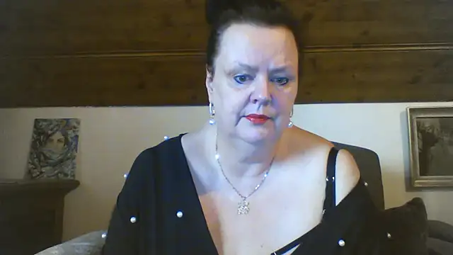 TiffanyMature online show from April 20, 2026, 8:17 am