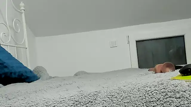 Snapshot of alesquirt33 chatting on April 7, 2026, 6:04 am alesquirt33 online show from April 7, 2026, 6:04 am