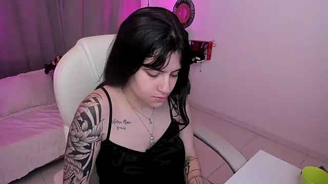 kurito  online show from October 8, 2025, 4:14 am