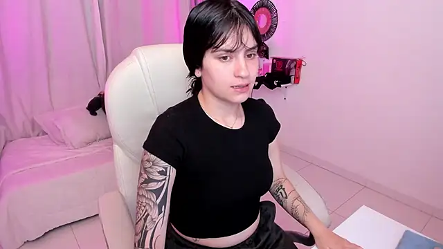 kurito  online show from October 5, 2025, 4:47 am