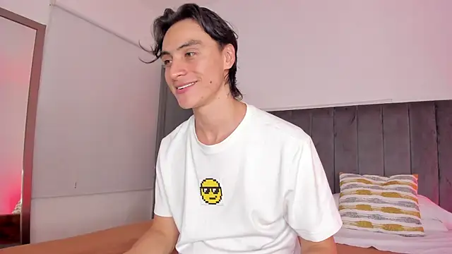 AlexanderHall online show from October 4, 2025, 8:54 pm