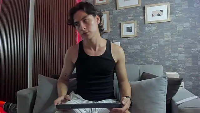 AlexanderHall online show from September 19, 2025, 1:20 am