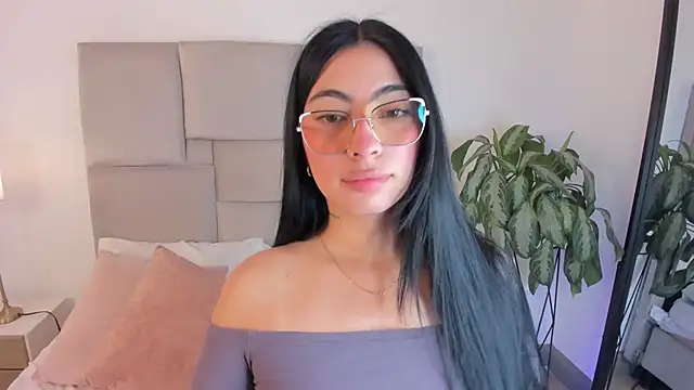 Snapshot of laurenn_smith chatting on September 24, 2025, 12:44 pm laurenn smith online show from September 24, 2025, 12:44 pm