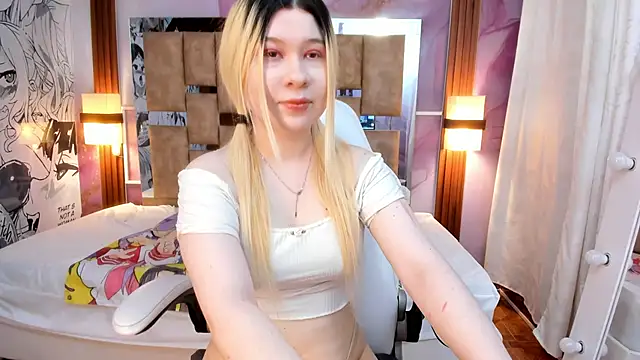 Snapshot of Melody_Lolii chatting on September 22, 2025, 6:03 pm Melody Lolii online show from September 22, 2025, 6:03 pm