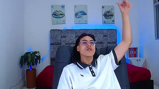 dirty model online show from October 15, 2025, 11:13 pm