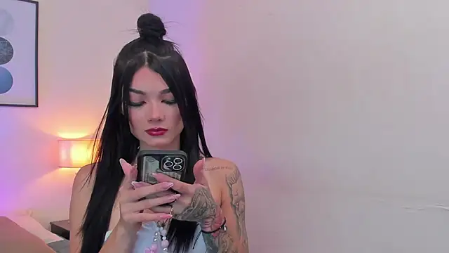 Snapshot of emmabridgerton chatting on March 18, 2026, 8:43 pm emmabridgerton online show from March 18, 2026, 8:43 pm