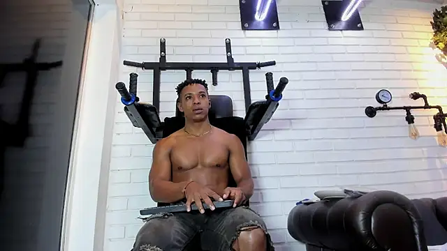 ItaloMoore online show from February 1, 2026, 11:30 am