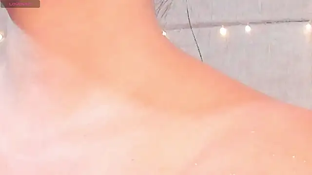 VioletHilton online show from January 14, 2026, 7:17 pm