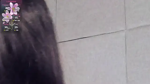 VioletHilton online show from November 21, 2025, 7:35 pm