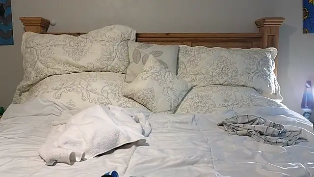 Snapshot of Maverikrose chatting on April 15, 2026, 11:49 pm Maverikrose online show from April 15, 2026, 11:49 pm