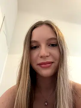 Snapshot of bbysonia chatting on September 29, 2025, 12:11 pm bbysonia online show from September 29, 2025, 12:11 pm