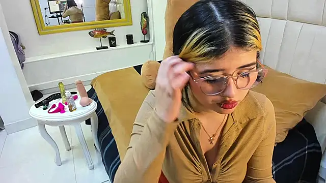 Snapshot of dafnelee chatting on October 4, 2025, 2:57 am dafnelee online show from October 4, 2025, 2:57 am