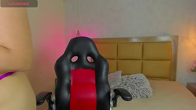 MELISSAROUGE online show from March 3, 2026, 7:43 pm