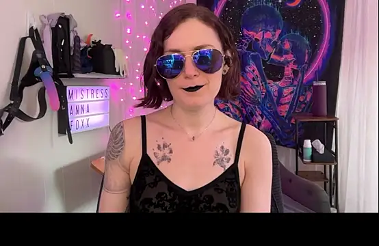 Snapshot of mistressannafoxx chatting on September 11, 2025, 8:42 pm mistressannafoxx online show from September 11, 2025, 8:42 pm