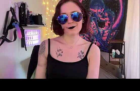 Snapshot of mistressannafoxx chatting on September 11, 2025, 12:10 am mistressannafoxx online show from September 11, 2025, 12:10 am