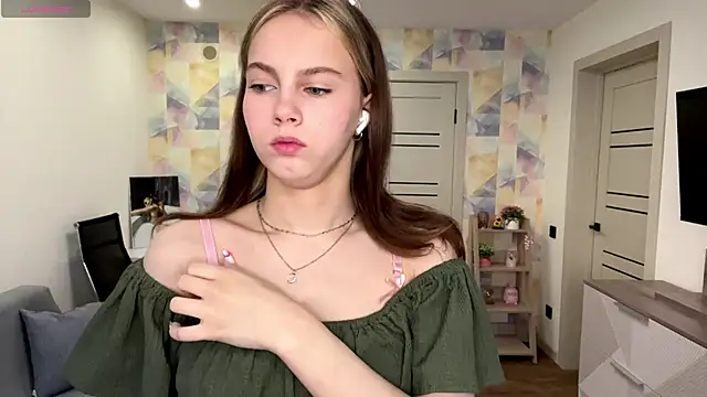 Snapshot of NylaNadler chatting on March 6, 2026, 4:18 am NylaNadler online show from March 6, 2026, 4:18 am