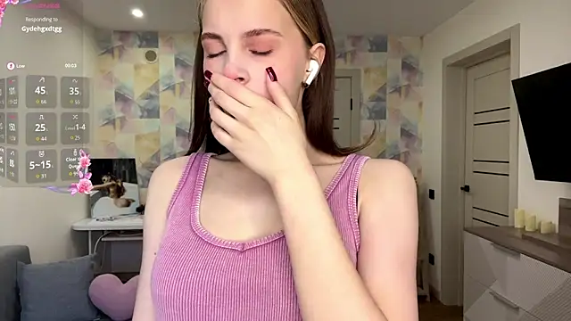 Snapshot of NylaNadler chatting on April 5, 2026, 4:19 am NylaNadler online show from April 5, 2026, 4:19 am