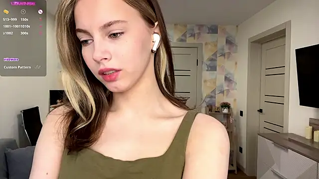 Snapshot of NylaNadler chatting on March 15, 2026, 4:08 am NylaNadler online show from March 15, 2026, 4:08 am