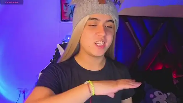 Snapshot of derek_greyy_ chatting on November 10, 2025, 10:48 pm derek greyy online show from November 10, 2025, 10:48 pm