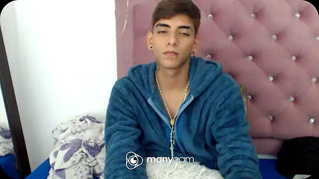 Snapshot of SkyAndSeth chatting on September 19, 2025, 5:44 am SkyAndSeth online show from September 19, 2025, 5:44 am