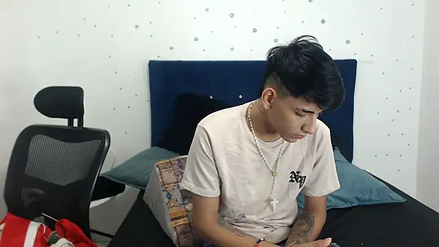 Snapshot of SkyAndSeth chatting on October 9, 2025, 1:00 pm SkyAndSeth online show from October 9, 2025, 1:00 pm