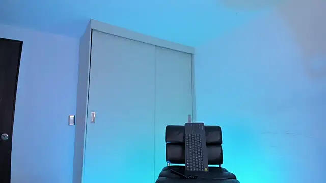 BabyMiaa   online show from November 30, 2025, 12:33 am