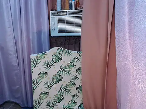 Snapshot of 042787DONNA chatting on April 8, 2026, 1:18 am 042787DONNA online show from April 8, 2026, 1:18 am