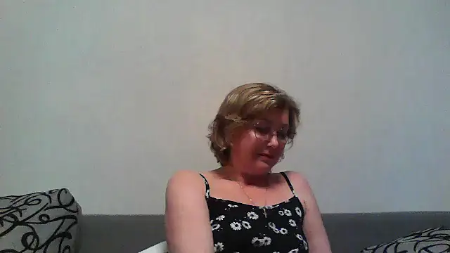Snapshot of IrynaMolbertx chatting on October 30, 2025, 4:04 pm IrynaMolbertx online show from October 30, 2025, 4:04 pm