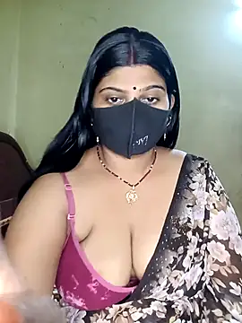 Snapshot of reena502 chatting on July 15, 2026, 3:24 am reena502 online show from July 15, 2026, 3:24 am