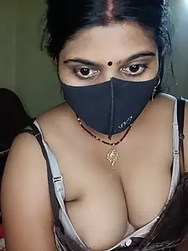 Snapshot of reena502 chatting on July 1, 2026, 10:15 am reena502 online show from July 1, 2026, 10:15 am