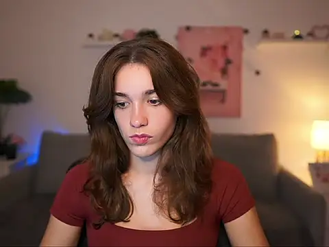 kissie cat online show from September 10, 2025, 5:12 pm