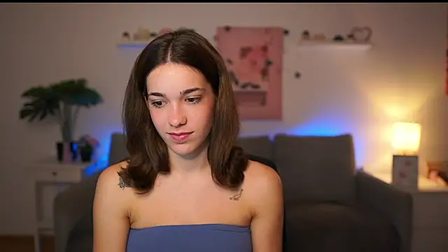 kissie cat online show from October 13, 2025, 1:12 pm