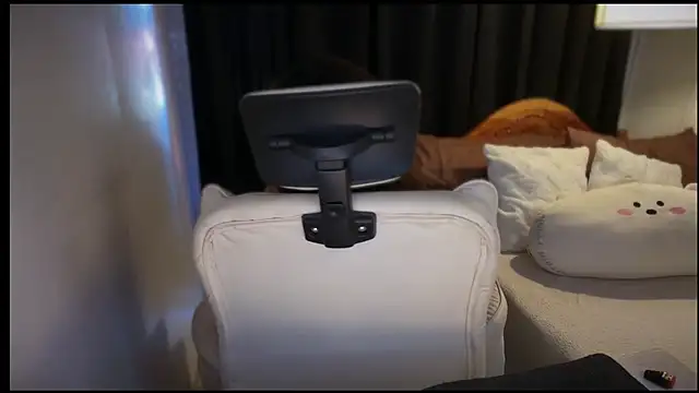 Snapshot of _XXXKittyTingles chatting on April 1, 2026, 5:42 am XXXKittyTingles online show from April 1, 2026, 5:42 am