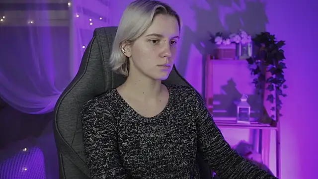 Snapshot of BethanyCloud chatting on October 23, 2025, 5:50 am BethanyCloud online show from October 23, 2025, 5:50 am