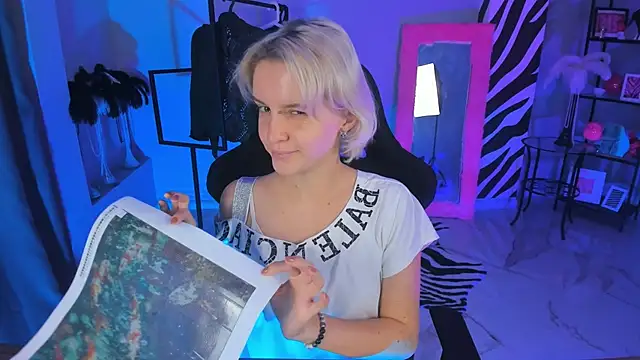 Snapshot of BethanyCloud chatting on October 17, 2025, 2:26 am BethanyCloud online show from October 17, 2025, 2:26 am