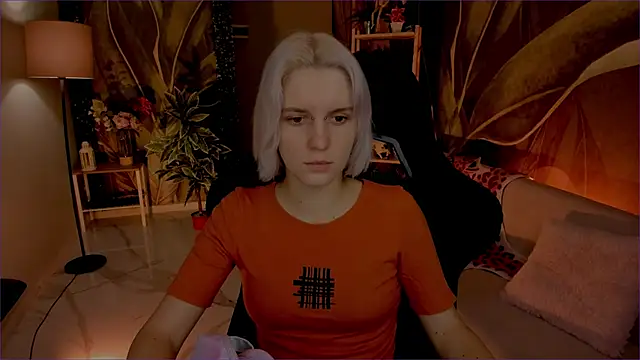 Snapshot of BethanyCloud chatting on November 28, 2025, 5:51 am BethanyCloud online show from November 28, 2025, 5:51 am