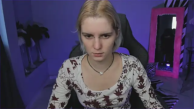 Snapshot of BethanyCloud chatting on November 27, 2025, 5:52 am BethanyCloud online show from November 27, 2025, 5:52 am