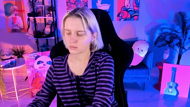 Snapshot of BethanyCloud chatting on November 7, 2025, 4:50 am BethanyCloud online show from November 7, 2025, 4:50 am