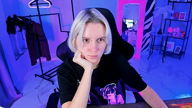 Snapshot of BethanyCloud chatting on October 21, 2025, 5:29 am BethanyCloud online show from October 21, 2025, 5:29 am