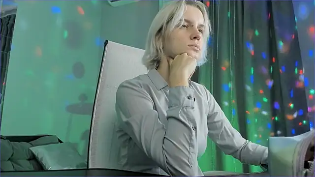 Snapshot of BethanyCloud chatting on October 27, 2025, 5:30 am BethanyCloud online show from October 27, 2025, 5:30 am