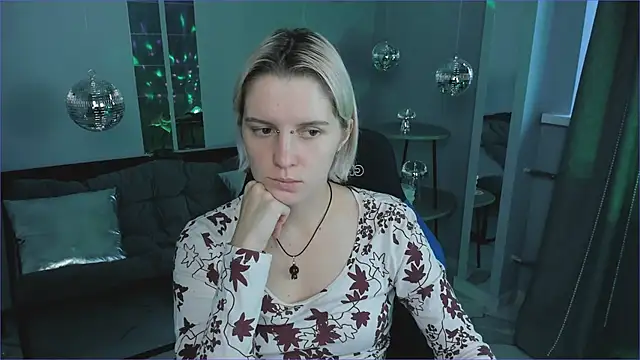 Snapshot of BethanyCloud chatting on November 5, 2025, 5:54 am BethanyCloud online show from November 5, 2025, 5:54 am