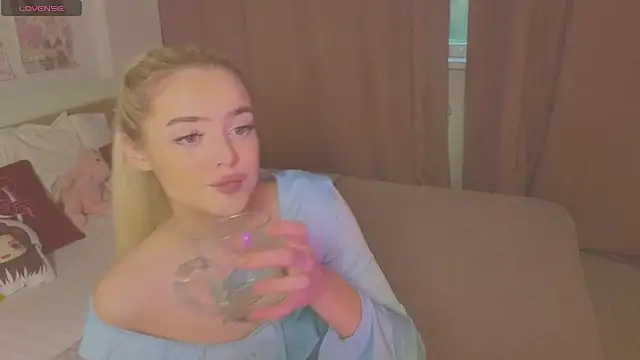 Snapshot of Relax_Time_ chatting on June 19, 2026, 6:14 pm Relax Time online show from June 19, 2026, 6:14 pm