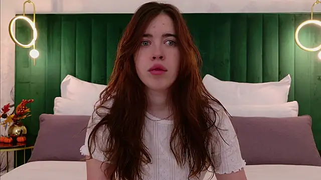 KimberlyBond online show from September 29, 2025, 3:06 pm