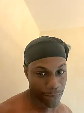 Snapshot of labishyoung25 chatting on November 10, 2025, 4:17 am labishyoung25 online show from November 10, 2025, 4:17 am