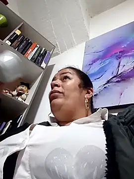 Mia-Glow online show from September 11, 2025, 12:38 pm