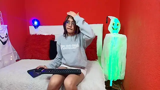 amy lennox online show from October 30, 2025, 1:20 pm