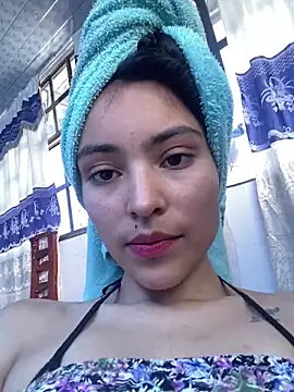 Snapshot of hotwife26 chatting on September 21, 2025, 4:01 pm hotwife26 online show from September 21, 2025, 4:01 pm