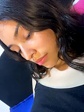 Snapshot of hotwife26 chatting on September 28, 2025, 1:12 am hotwife26 online show from September 28, 2025, 1:12 am